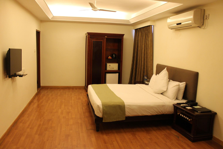 Bedroom 2, Sandhya Hotel, Hyderabad