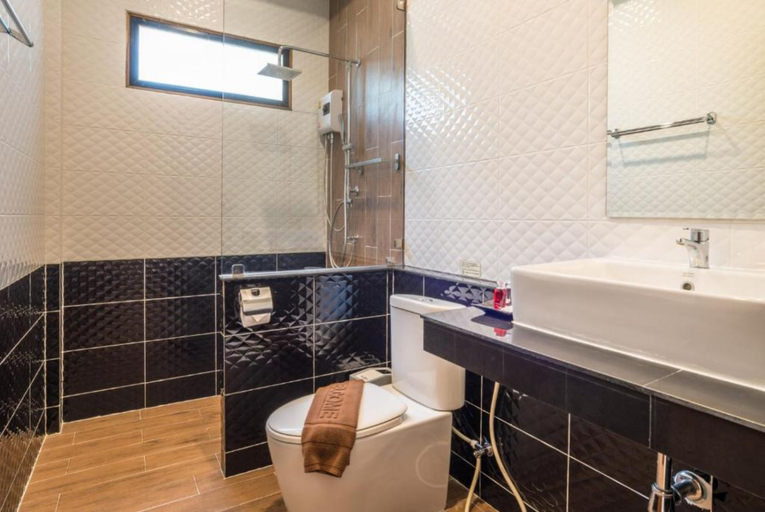 Bathroom 5, The Scene Cliff View Villas, Mueang Krabi