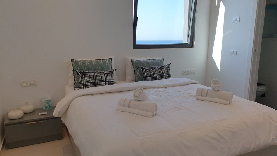 Bedroom 2, Daniel Ivoire