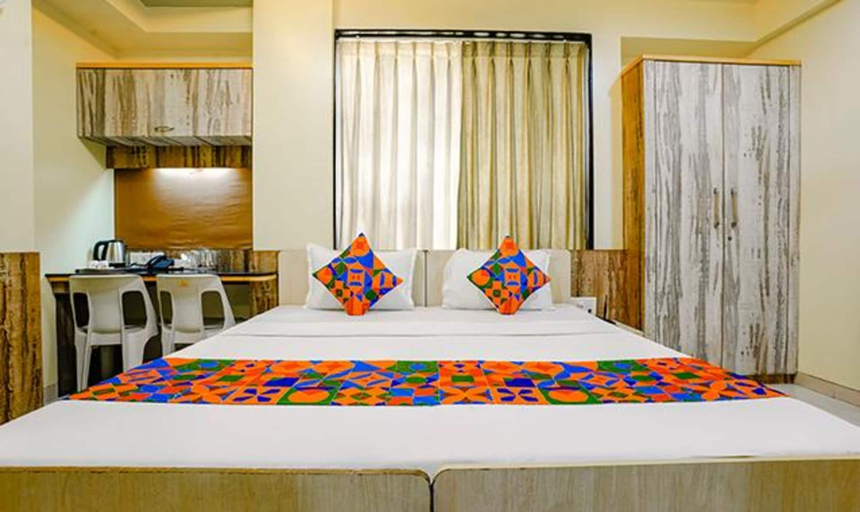 Bedroom 1, Fabhotel Happy Stay, Pune