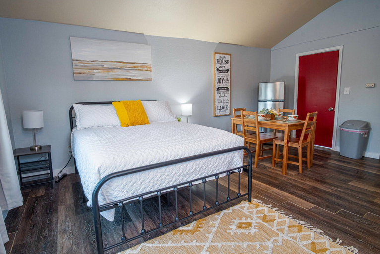 Bedroom, Downtown Accessible New 1br/1ba Cozy Studio, Bexar