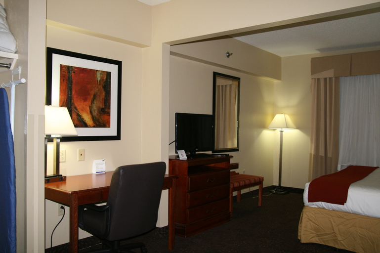 Holiday Inn Express & Suites GREENVILLE, Drew