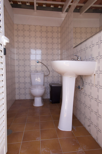 Bathroom 5, Las Eras Nest Hostel, Santa Cruz de Tenerife