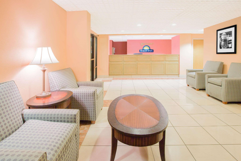Public Area 2, Days Inn by Wyndham Hattiesburg MS, Lamar
