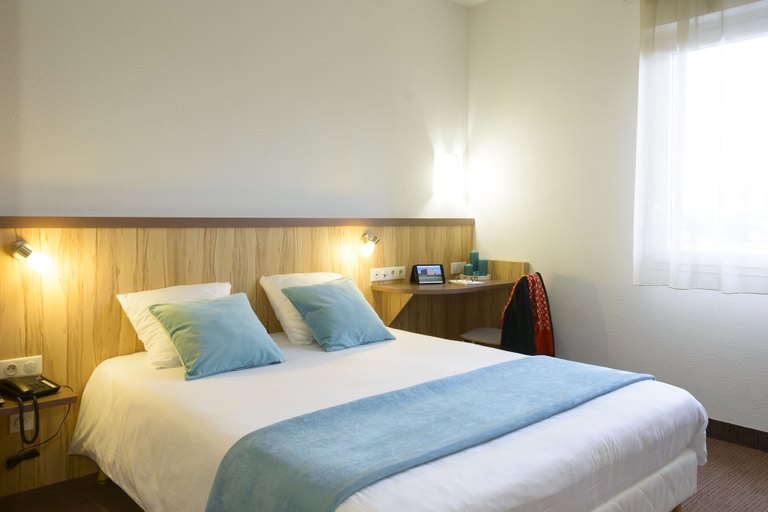 Bedroom 5, Brit Hotel Reims Croix Blandin, Marne