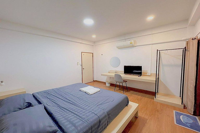 Bedroom 5, Koenji Guest House & Bar Chiang Mai, Muang Chiang Mai