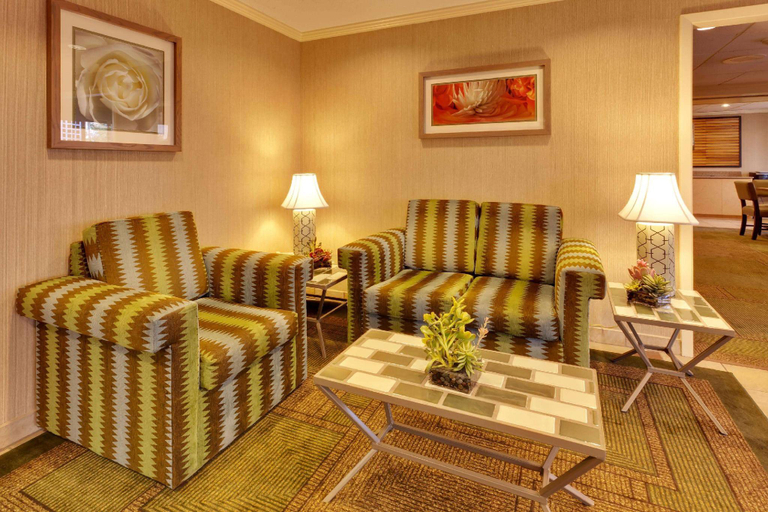 Public Area 2, La Quinta Inn & Suites by Wyndham Plattsburgh, Clinton