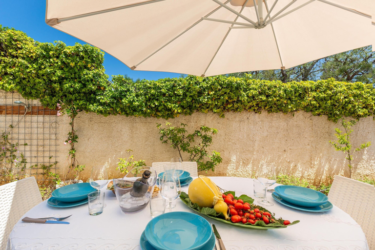 Food & Drinks, 3514 Mareo Apartment by Barbarhouse, Bari