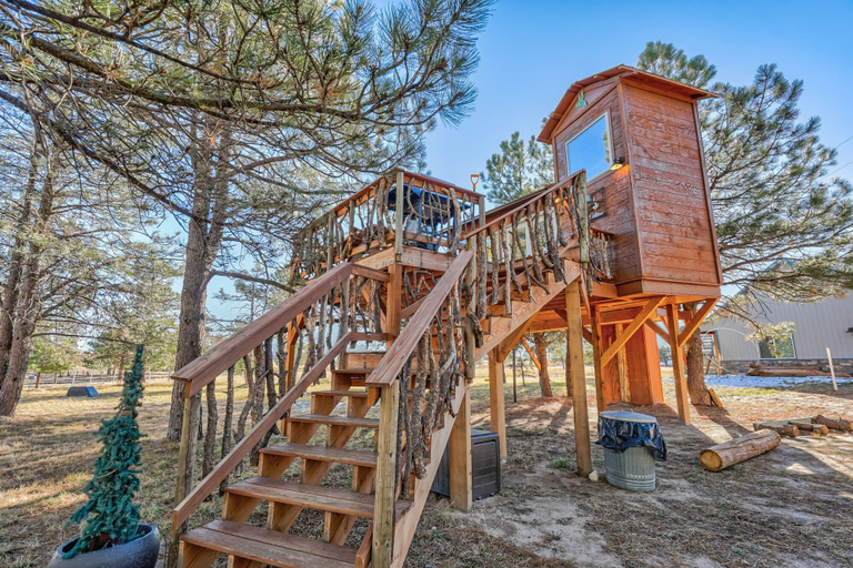 Exterior & Views 2, Tree Fort Escape, Douglas