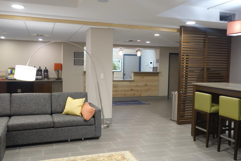 Public Area 2, Country Inn & Suites by Radisson, La Crosse, WI, La Crosse