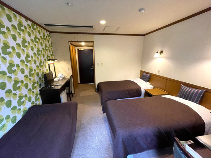 Bedroom 3, Heidihof Hotel, Hakuba