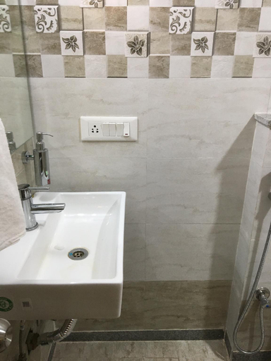 Bathroom 3, Family Friendly Guest house, Bangalore