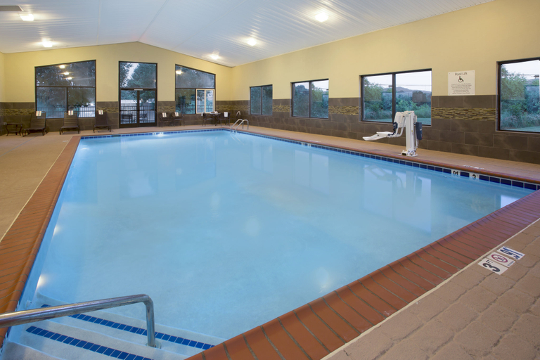 Sport & Beauty 2, Holiday Inn Express BEREA by IHG, Madison