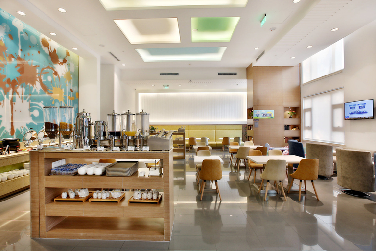 Food & Drinks 2, Holiday Inn Express LANGFANG PARK VIEW by IHG, Langfang