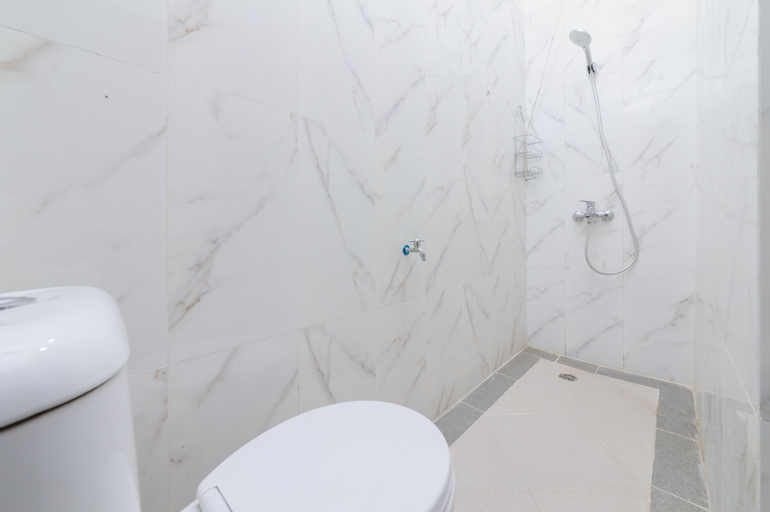 Bedroom 4, RedDoorz Syariah @ Sakura Hotel Duren Sawit, Bekasi