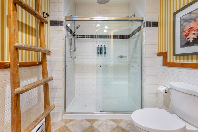 Bathroom 4, Hilton Grand Vacations Club Tremblant Canada, Les Laurentides