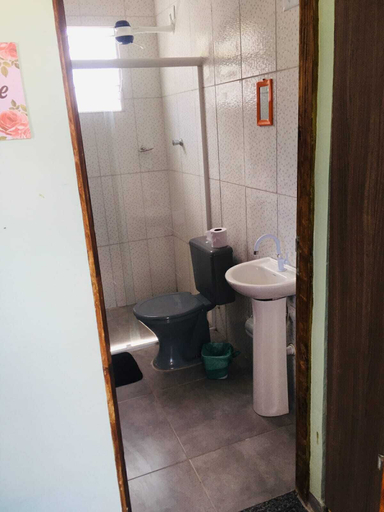 Bathroom 2, Aguas Quentes, Caraguatatuba