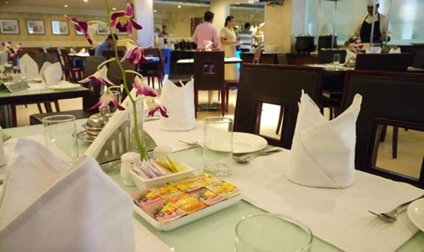 Food & Drinks 4, Fabhotel Prime Hampshire Plaza, Hyderabad