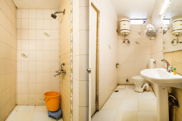 Bathroom 3, Fabhotel Elite Inn, Bangalore