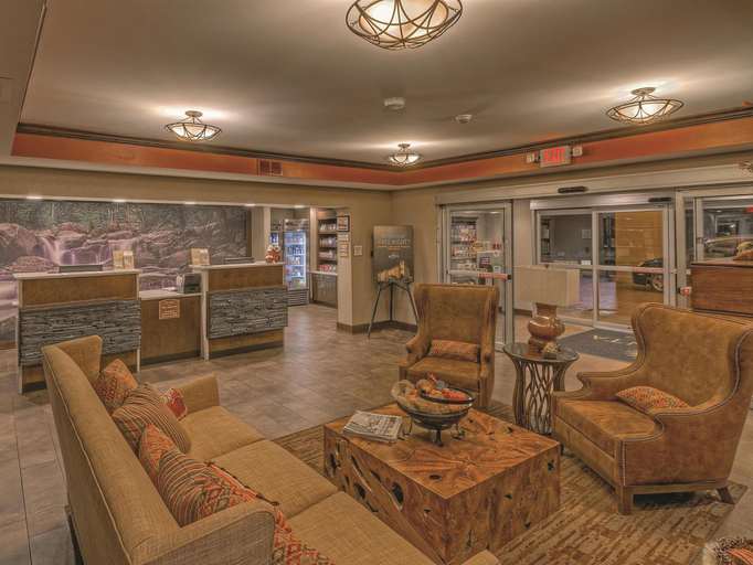 Public Area 3, La Quinta Inn & Suites by Wyndham Pigeon Forge, Sevier