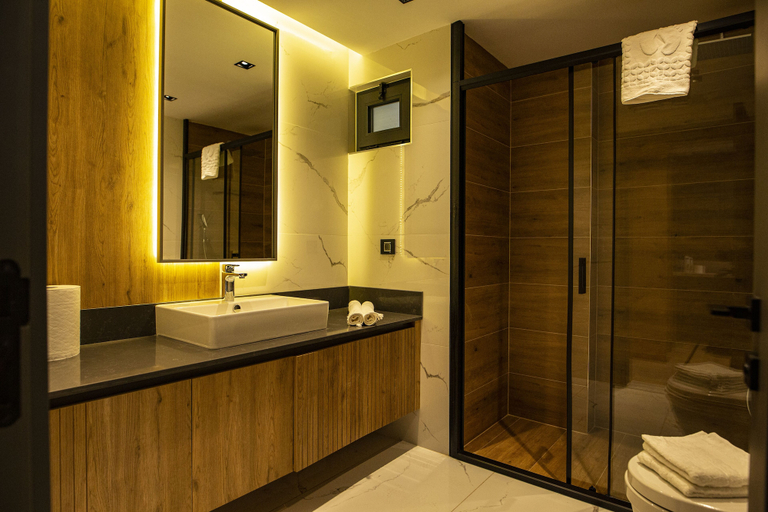 Bathroom 3, Glory Life, Antalya
