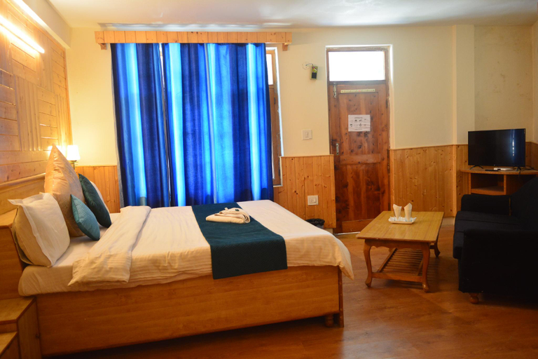 Bedroom 2, Hotel Neelgiri - Manali Diaries, Kullu