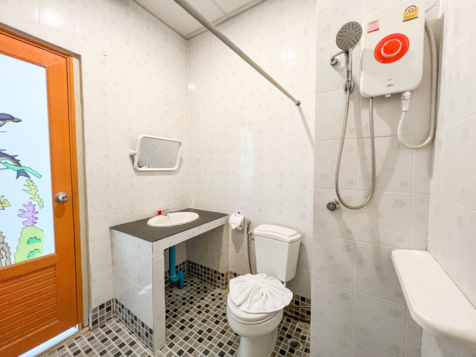 Bathroom 4, Tri's Miracle Kata Beach Side, Phuket Island