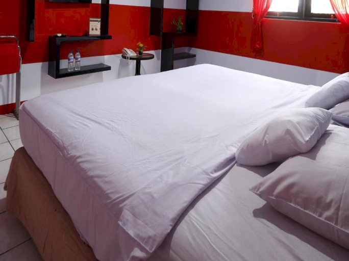 Bedroom 5, OYO 93168 Permata Ria Hotel, Manado