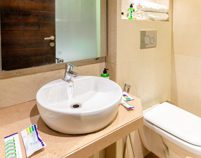 Bathroom 4, Treebo Supreme Grande, North Goa