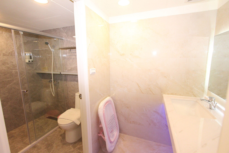 Bathroom 2, Ruifang Go, New Taipei City