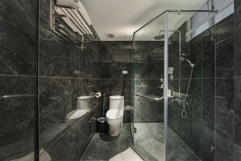 Bathroom 5, Hanoi Little Town Hotel, Hoàn Kiếm