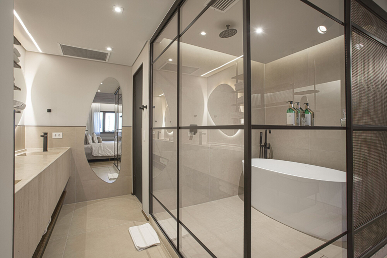 Bathroom 5, Qoya Hotel Curitiba, Curio Collection by Hilton, Curitiba