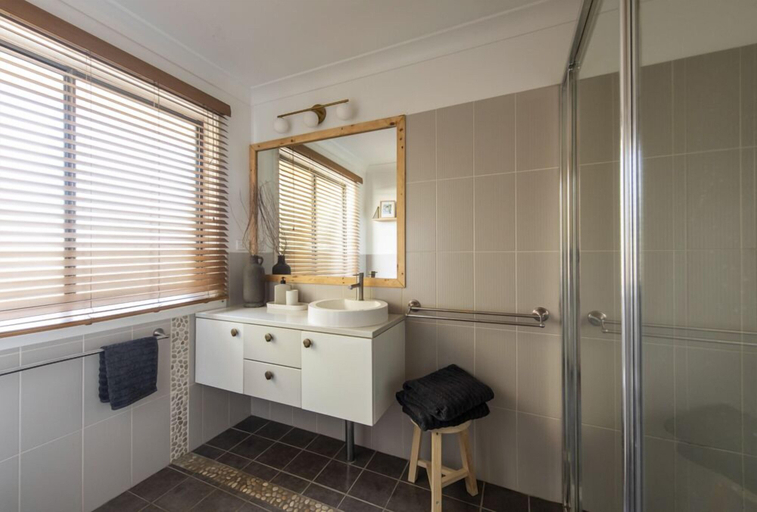 Bathroom 3, Wooli Holiday Units, Clarence Valley- Coast
