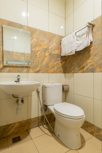 Bathroom, OYO Life 2735 Graha Nirwana, Batam