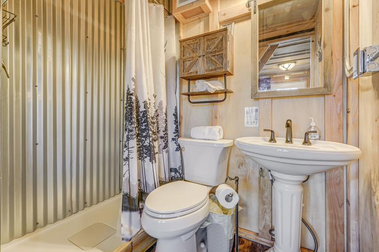 Bathroom, Tree Deer Blind, Douglas