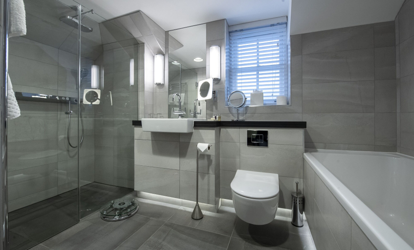 Bathroom 5, Bedford Lodge Hotel & Spa, Suffolk