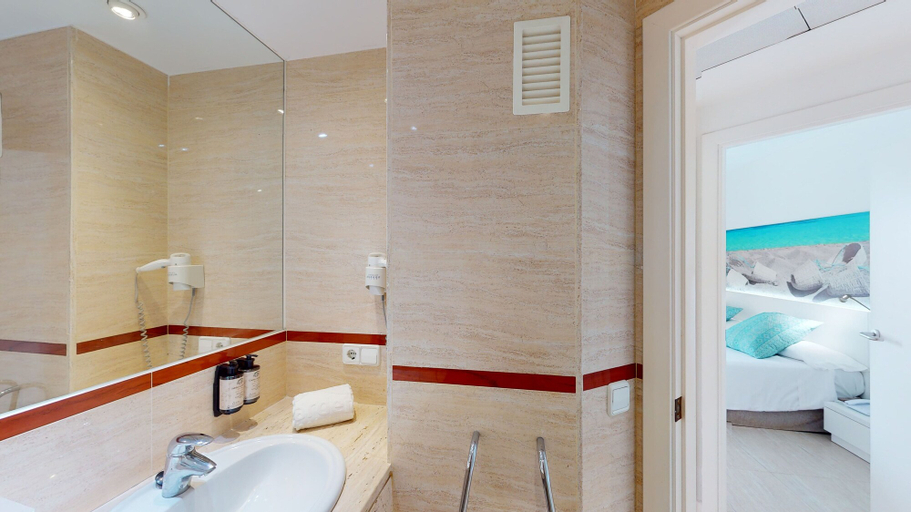 Bathroom 5, Aparthotel Tropic Garden, Baleares