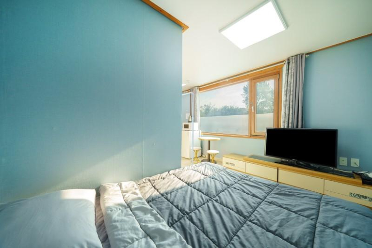 Bedroom, Hwaseong (Jebudo) Jebudo Pension Cherry Blossoms, Hwaseong