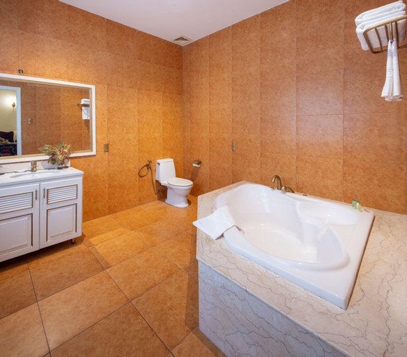 Bathroom 7