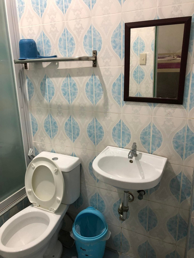 Bathroom 3, RAVARA-NATIVIDAD PENSION HOUSE, Alaminos City