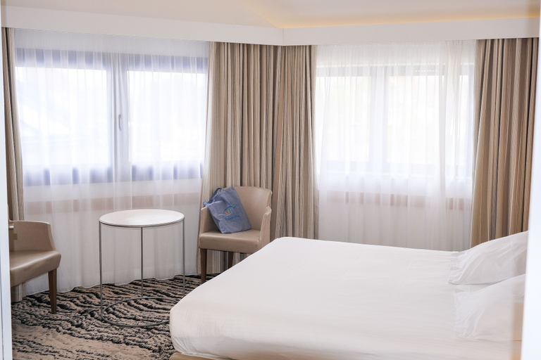Bedroom 4, Hôtel & Spa - Thalazur Ouistreham, Calvados