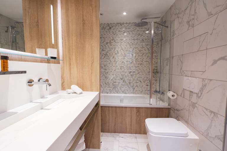 Bathroom 5, Domaine du Moulin des Marais, Yvelines