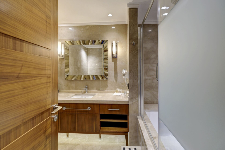 Bathroom 4, Days Hotel by Wyndham Istanbul Maltepe, Kartal