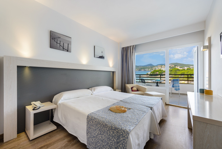 Bedroom 4, Hotel Vibra Beverly Playa, Baleares