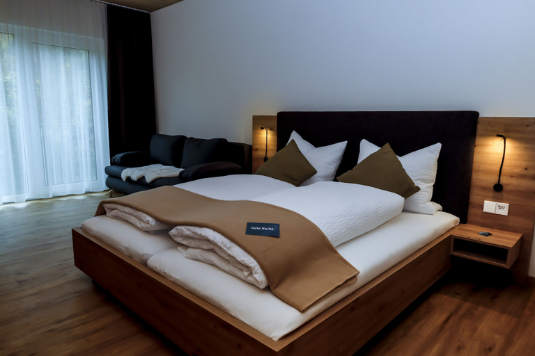 Bedroom 4, DAS GEORG-Gästehaus in Epfendorf, Rottweil