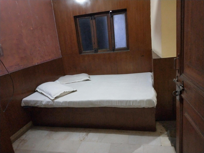 Mahesh guest house, West