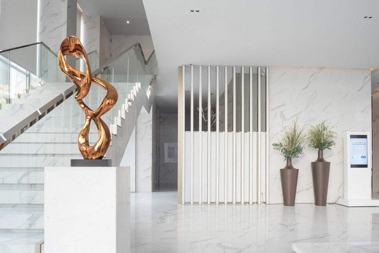 Luxurious Modern 1BR in Sukhumvit next to Nana BTS, Khlong Toey
