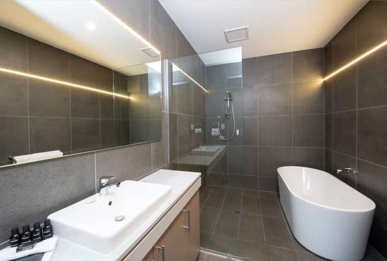 Bathroom 4, Rydges Pit Lane Hotel, The Coorong