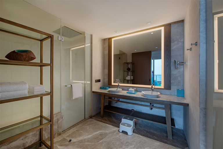 Bathroom 5, DoubleTree by Hilton Shanwei, Shanwei