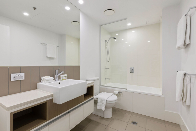 Bathroom 4, Skyline, Brisbane